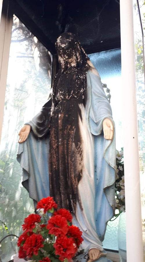 Brucia una Madonna a Sant’Antimo: fedeli sotto choc